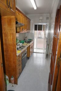 Cocina independiente con salida a la terraza